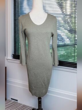 236. Talbots Olive Green Pure Merino Wool Pullover Sweater - Size M